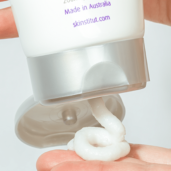 Institut Glycolic Cleanser 12% 200ml - Image 3